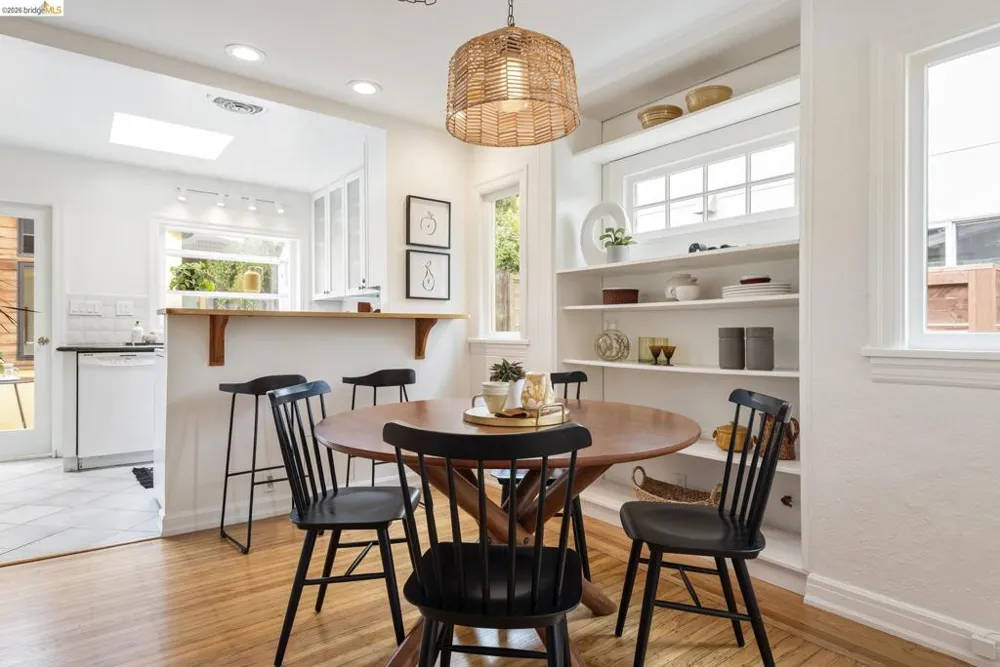 1905 Chestnut St Berkeley, CA 94702