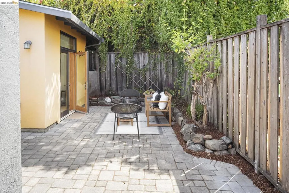 1905 Chestnut St Berkeley, CA 94702