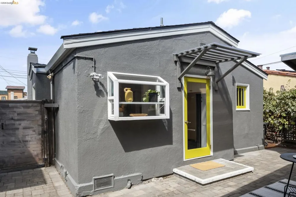 1905 Chestnut St Berkeley, CA 94702