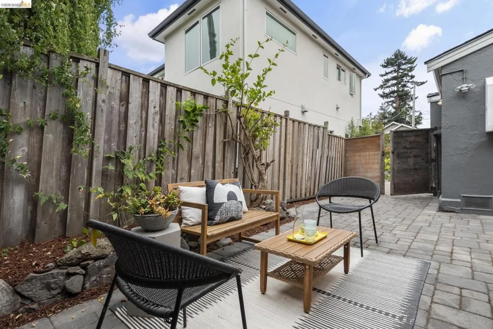1905 Chestnut St Berkeley, CA 94702