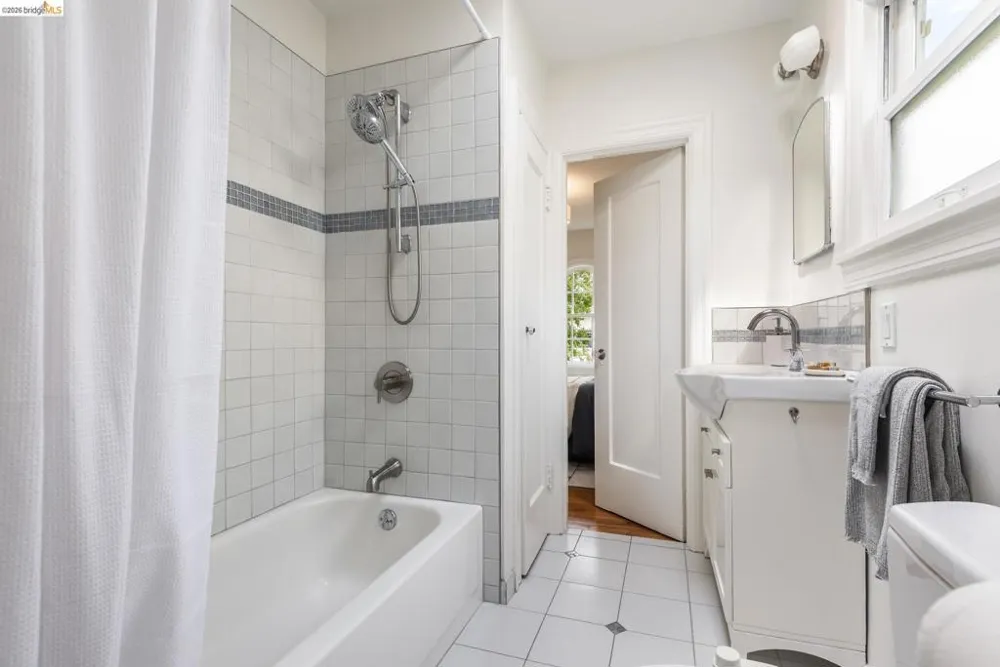 1905 Chestnut St Berkeley, CA 94702