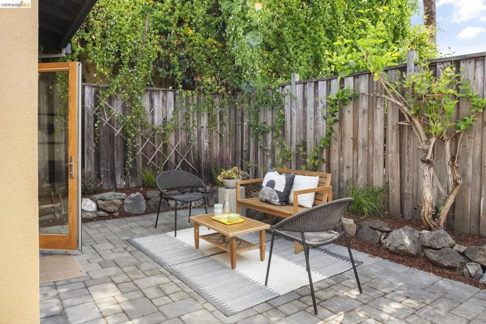 1905 Chestnut St Berkeley, CA 94702