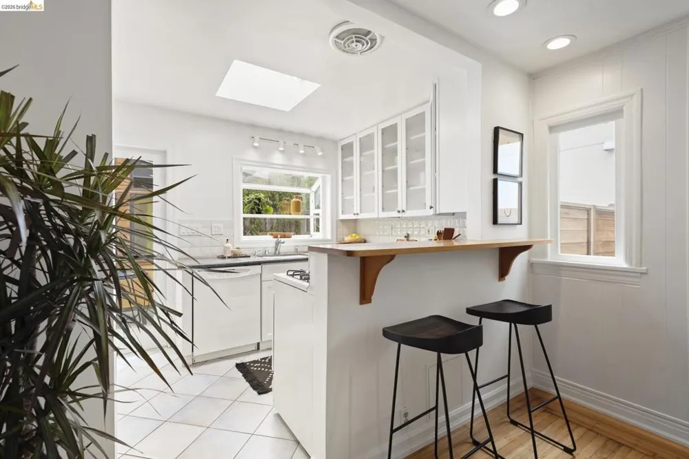 1905 Chestnut St Berkeley, CA 94702