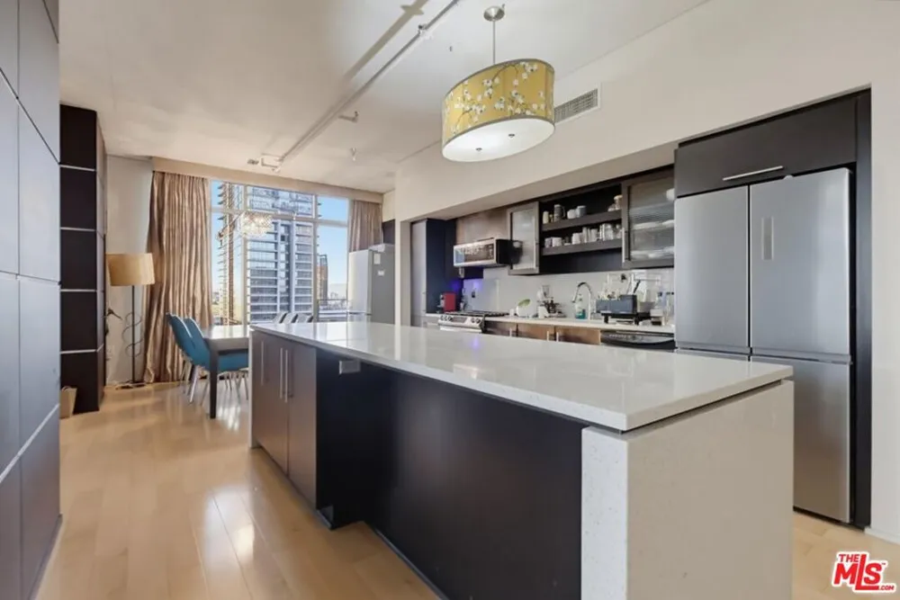 1100 S Hope Street #1302 Los Angeles, CA 90015