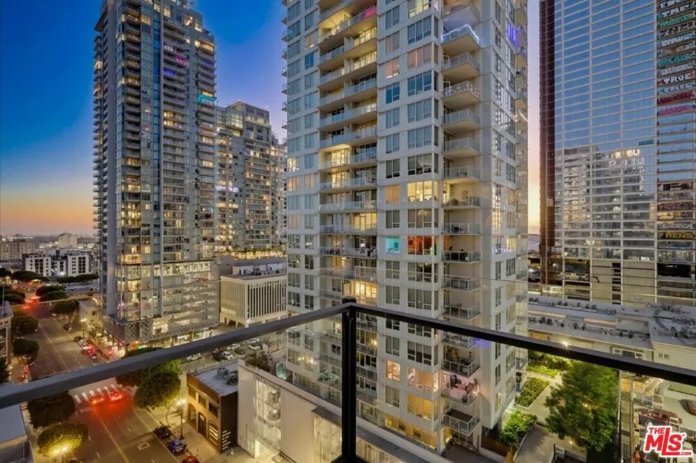 1100 S Hope Street #1302 Los Angeles, CA 90015