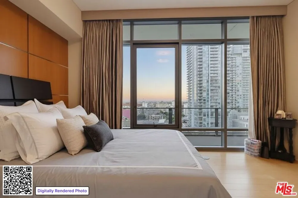 1100 S Hope Street #1302 Los Angeles, CA 90015
