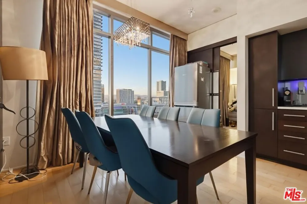 1100 S Hope Street #1302 Los Angeles, CA 90015