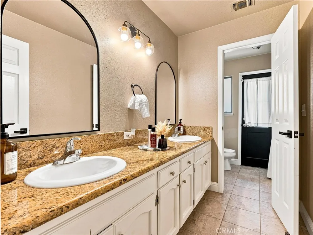 805 E Kelso Fresno, CA 93720
