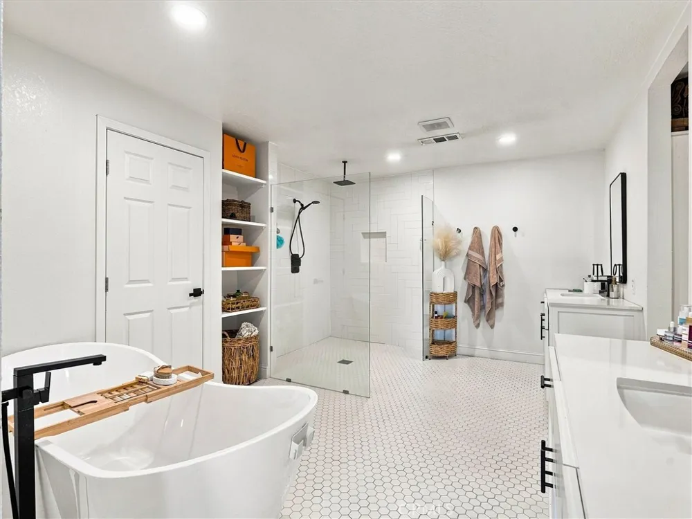 805 E Kelso Fresno, CA 93720