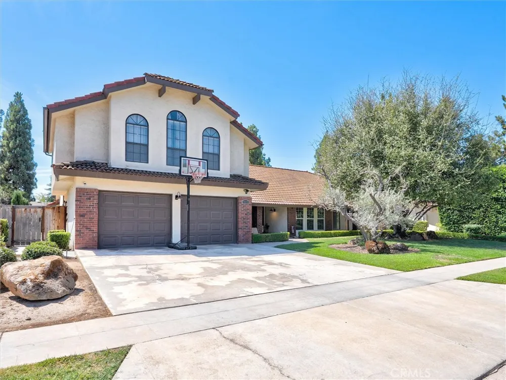 805 E Kelso Fresno, CA 93720