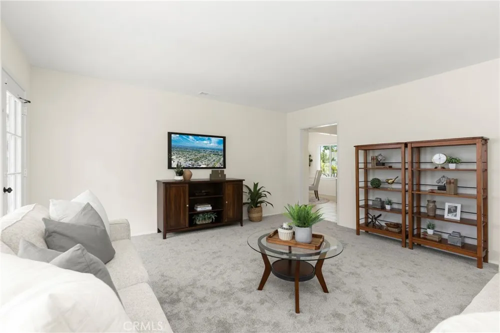 2842 Silva Street Lakewood, CA 90712