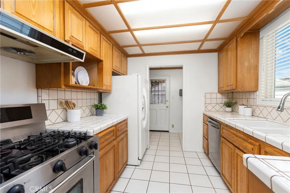 2842 Silva Street Lakewood, CA 90712