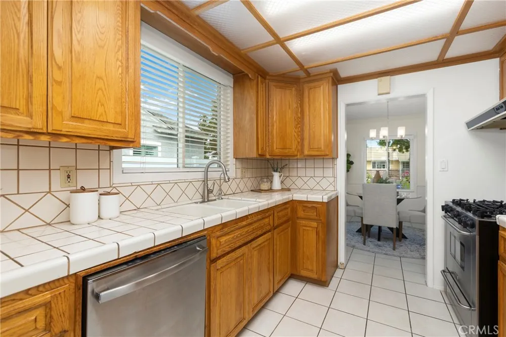 2842 Silva Street Lakewood, CA 90712