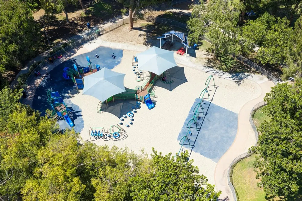2842 Silva Street Lakewood, CA 90712