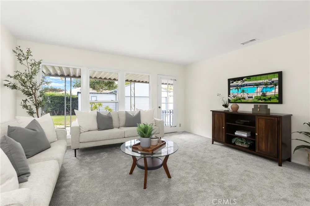 2842 Silva Street Lakewood, CA 90712