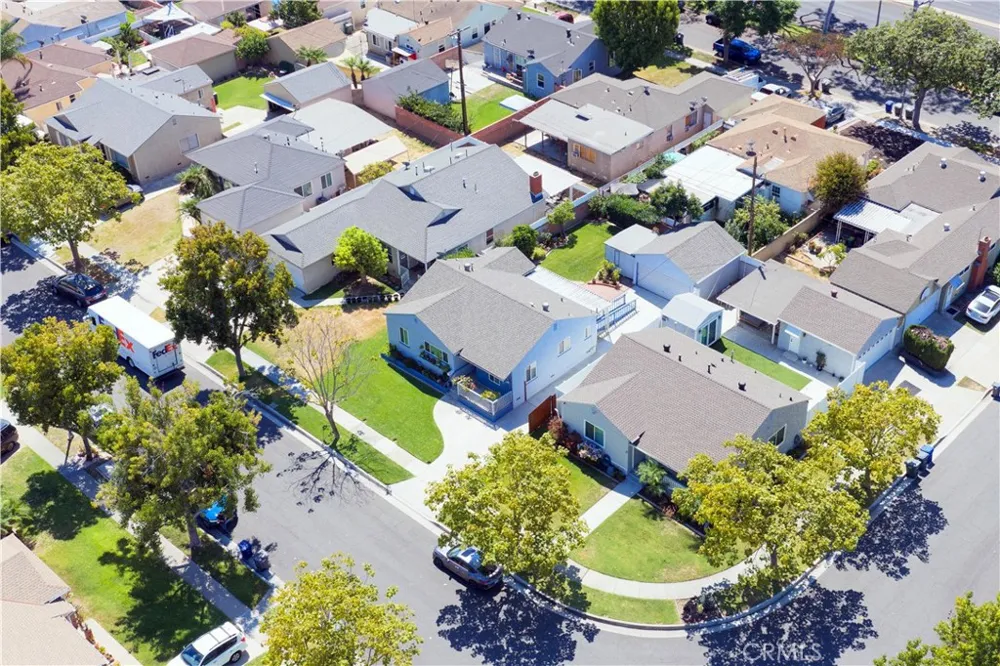2842 Silva Street Lakewood, CA 90712