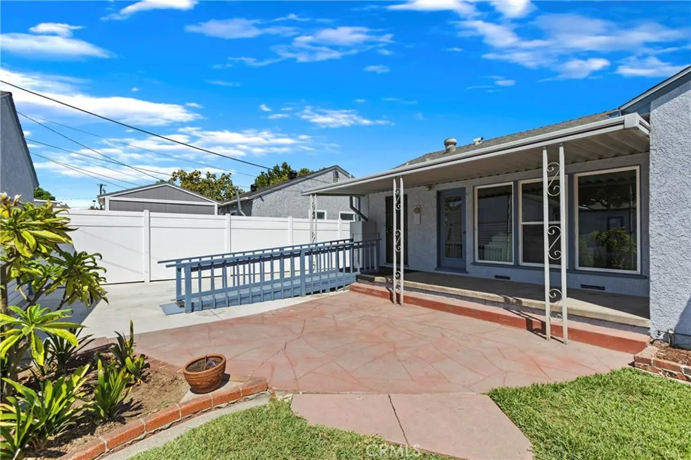 2842 Silva Street Lakewood, CA 90712