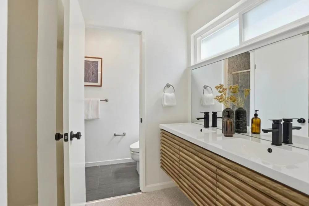 1140 Continentals Way Belmont, CA 94002
