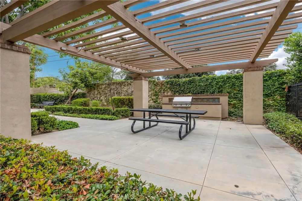 316 Calvados Azusa, CA 91702