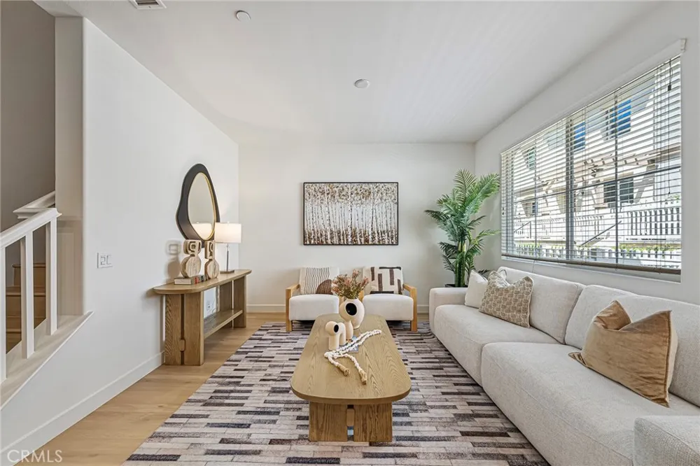 316 Calvados Azusa, CA 91702