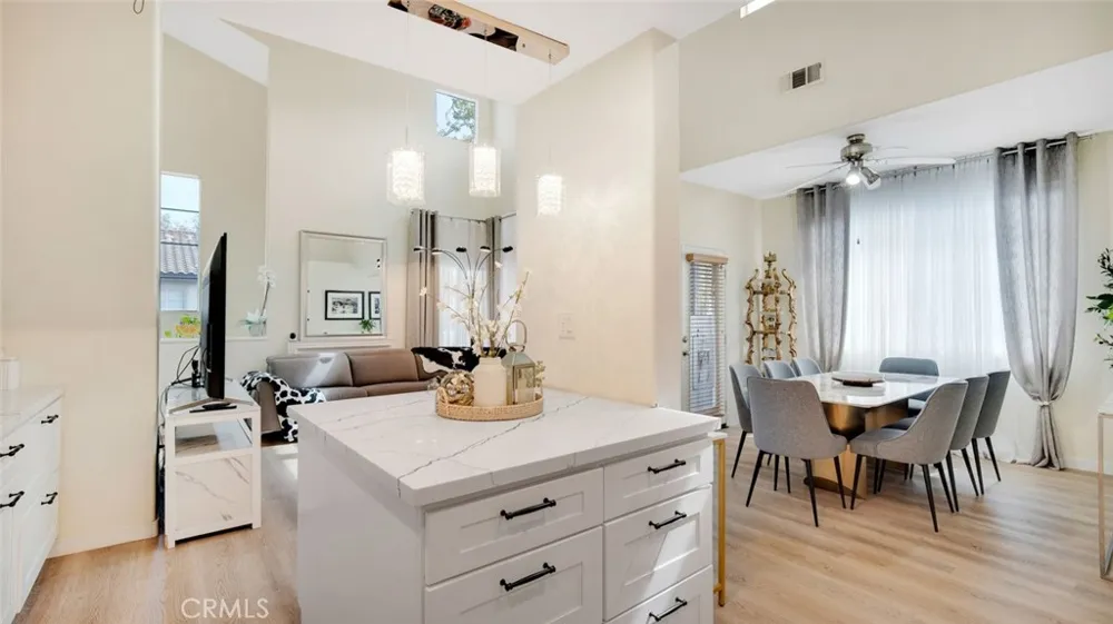61 Tierra Montanosa Rancho Santa Margarita, CA 92688