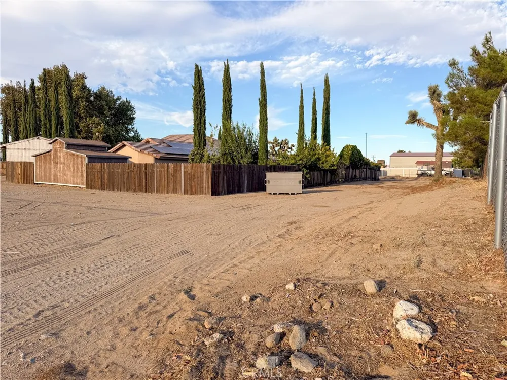 10011 Solano Victorville, CA 92392