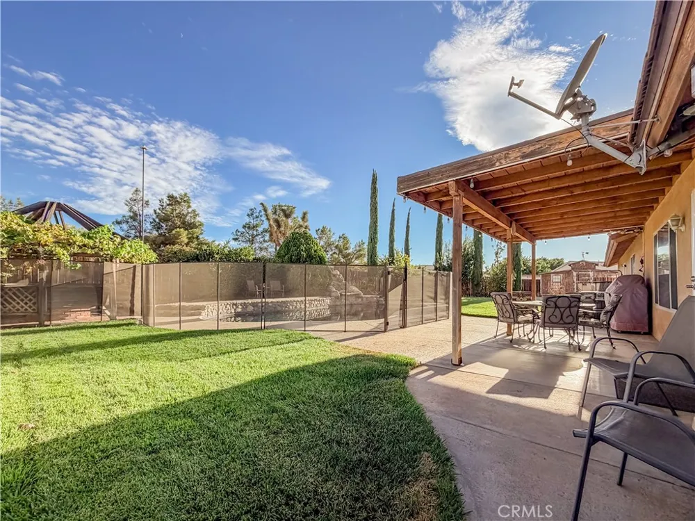 10011 Solano Victorville, CA 92392