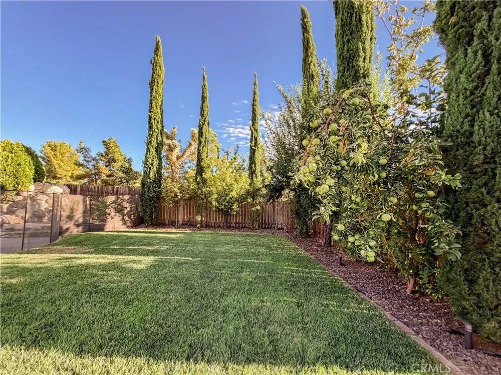 10011 Solano Victorville, CA 92392