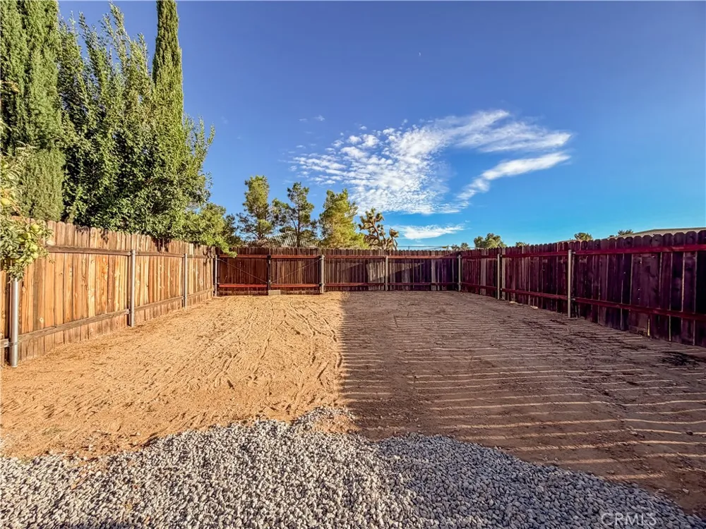 10011 Solano Victorville, CA 92392