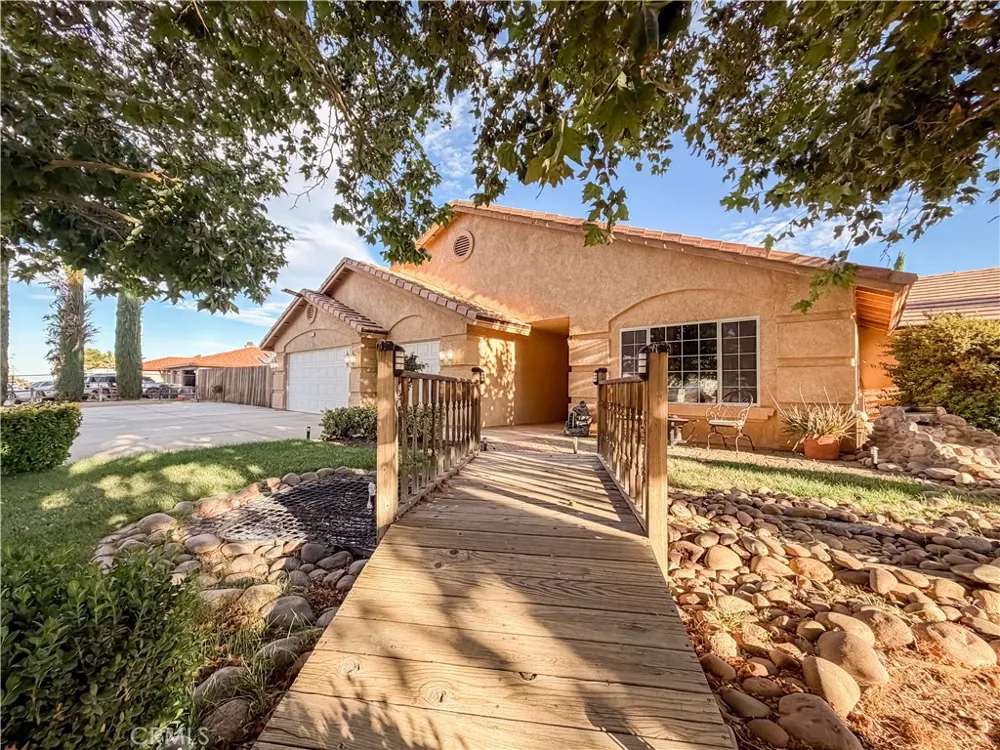 10011 Solano Victorville, CA 92392