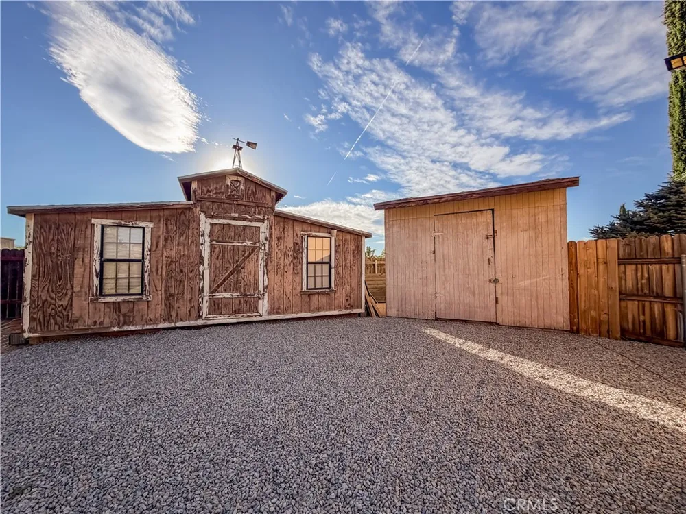 10011 Solano Victorville, CA 92392