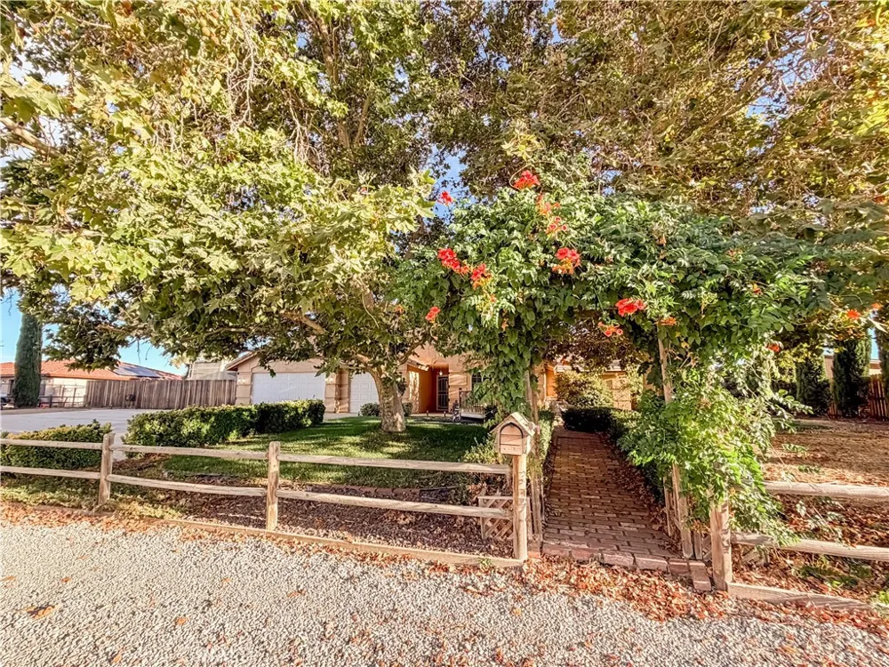 10011 Solano Victorville, CA 92392