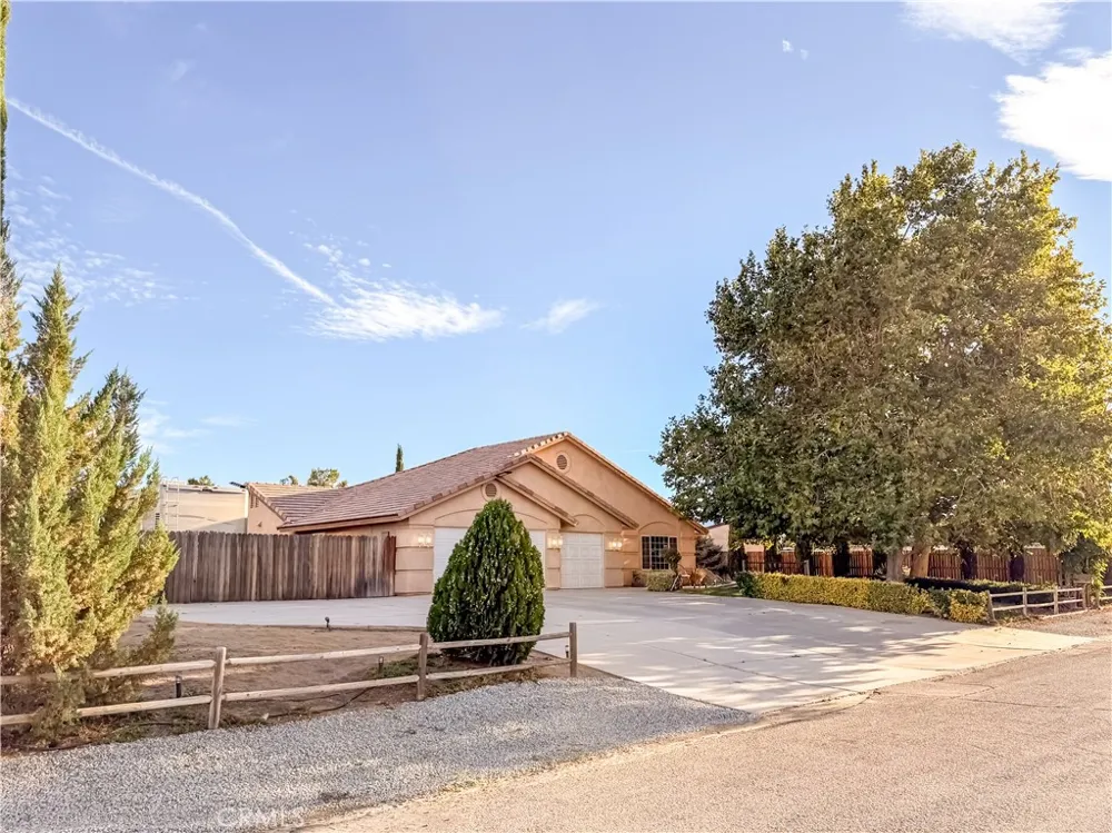 10011 Solano Victorville, CA 92392