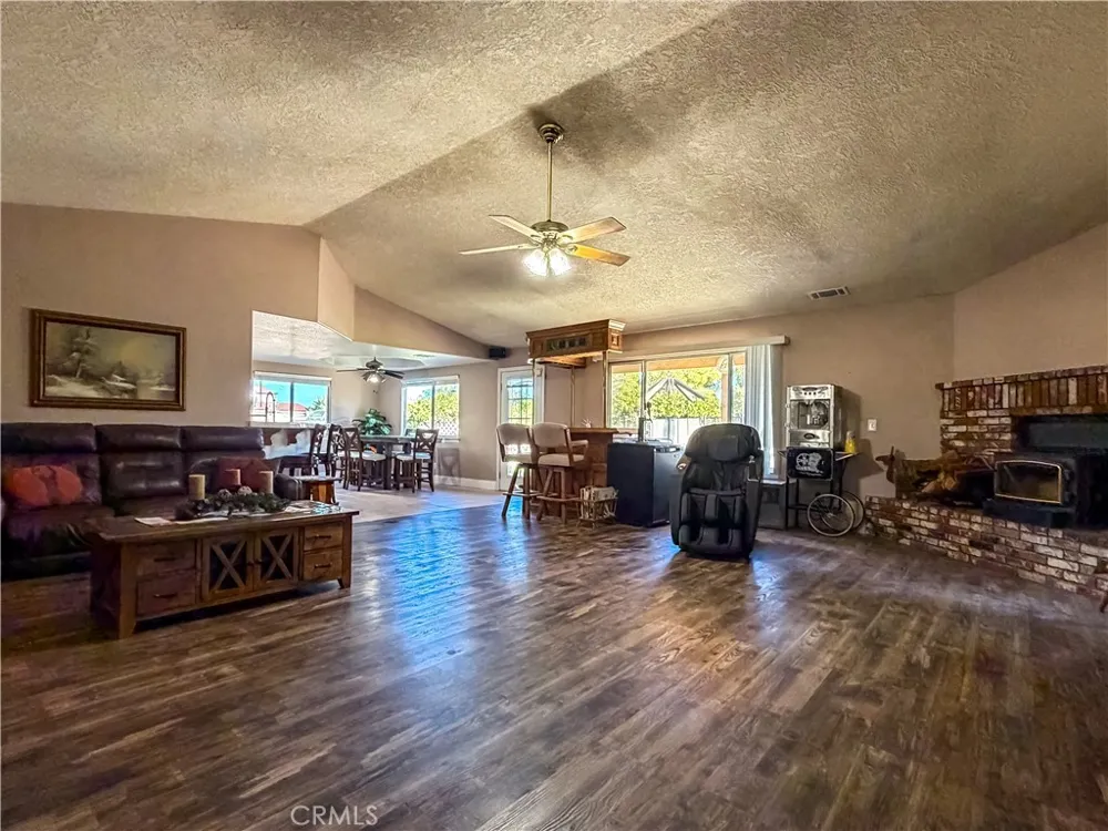 10011 Solano Victorville, CA 92392