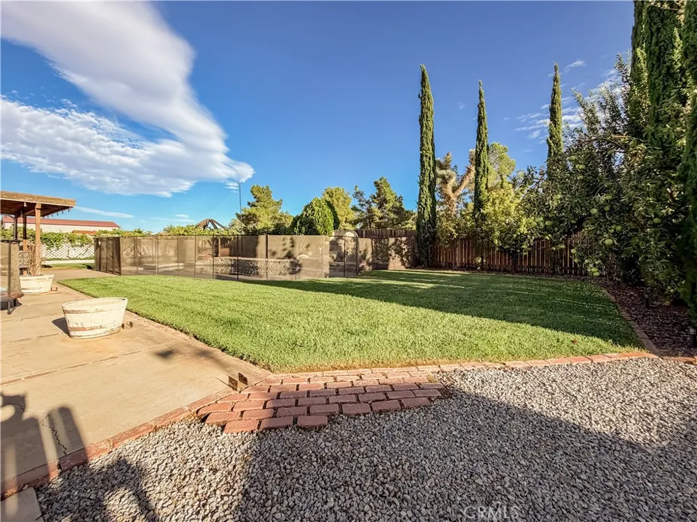 10011 Solano Victorville, CA 92392