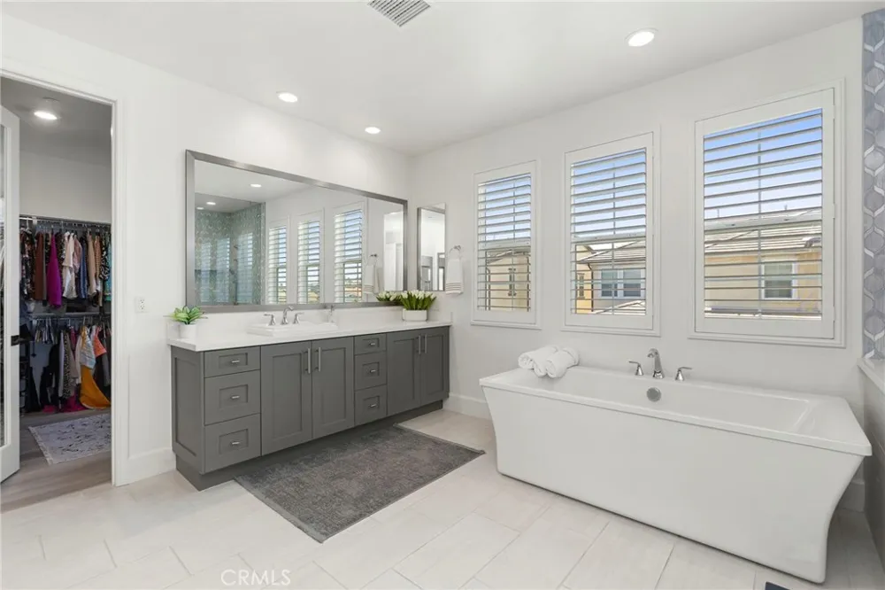 17281 Cobblestone Huntington Beach, CA 92649