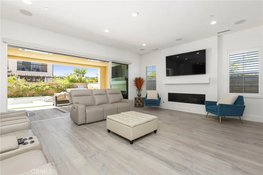 17281 Cobblestone Huntington Beach, CA 92649
