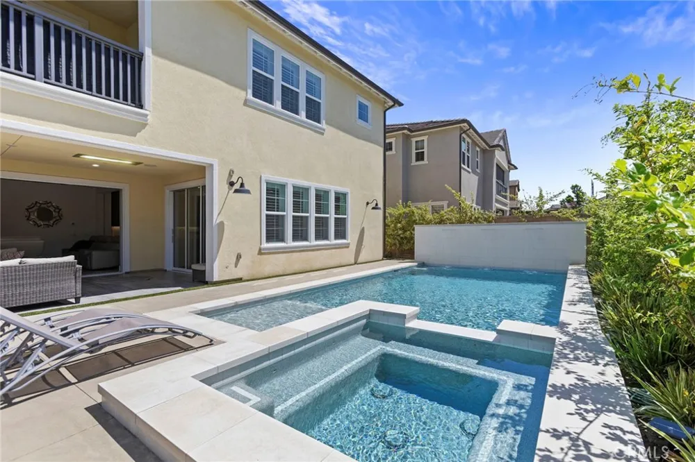 17281 Cobblestone Huntington Beach, CA 92649