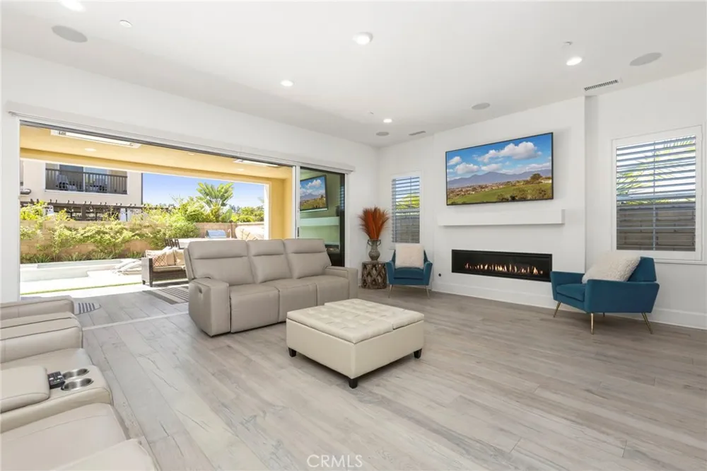 17281 Cobblestone Huntington Beach, CA 92649