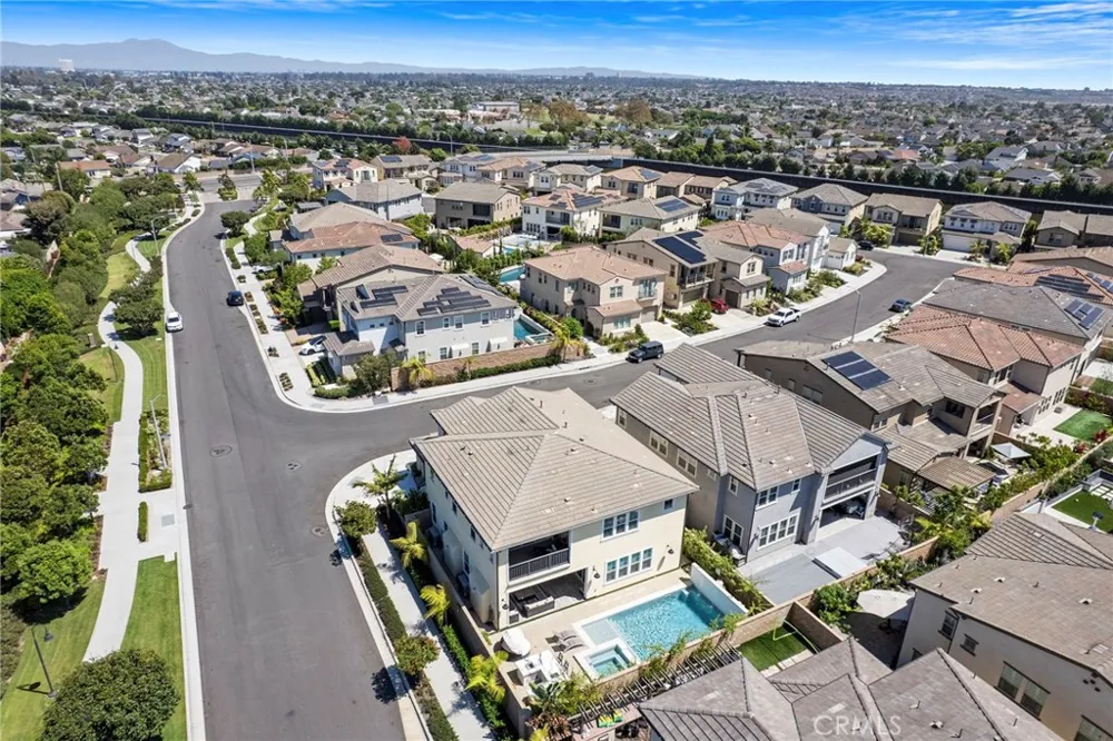 17281 Cobblestone Huntington Beach, CA 92649