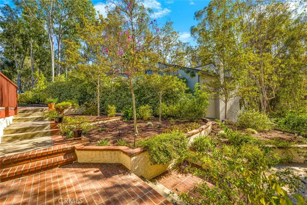 22431 Forest Hill Lake Forest, CA 92630