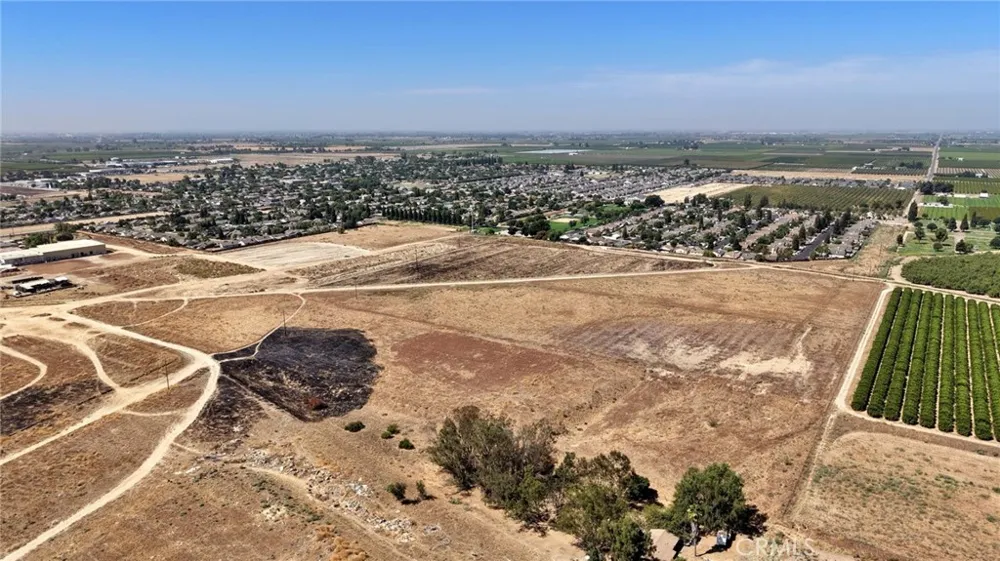 28 E South Avenue Parlier, CA 93648