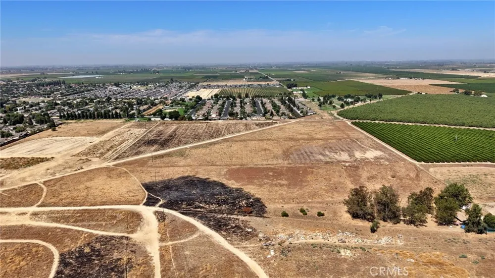 28 E South Avenue Parlier, CA 93648