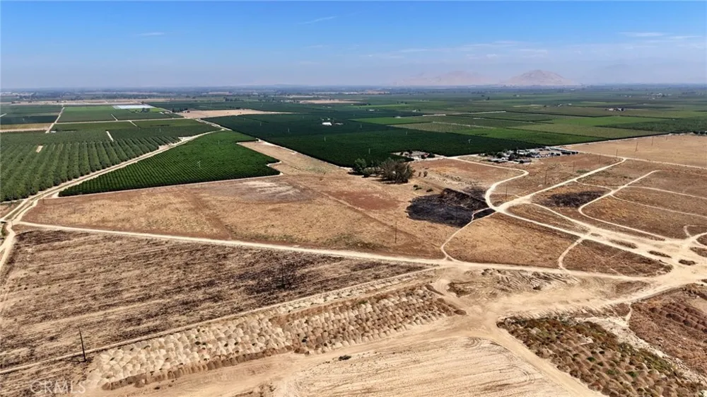 28 E South Avenue Parlier, CA 93648