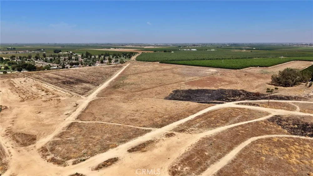 28 E South Avenue Parlier, CA 93648