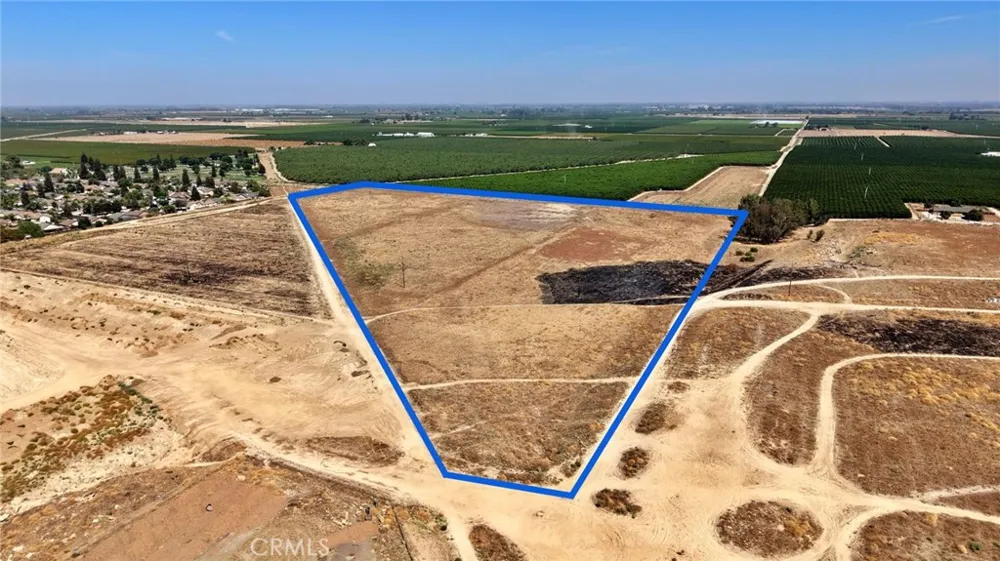 28 E South Avenue Parlier, CA 93648
