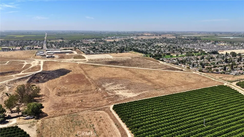 28 E South Avenue Parlier, CA 93648