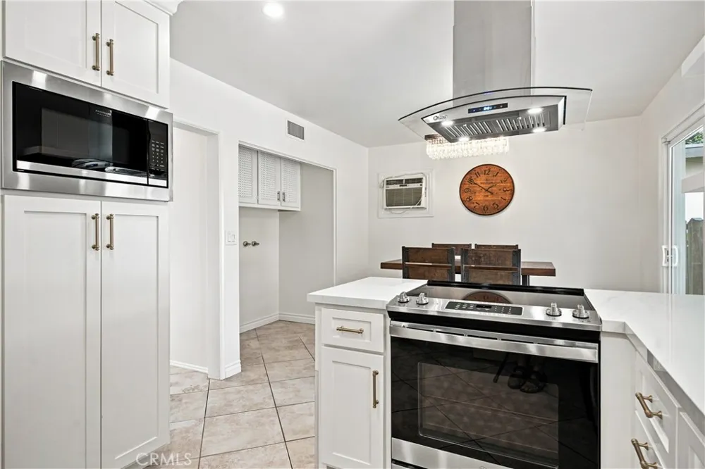 16451 Knapp St North Hills, CA 91343