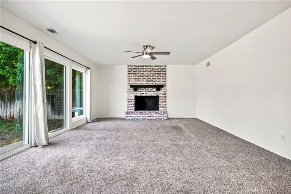 16451 Knapp St North Hills, CA 91343
