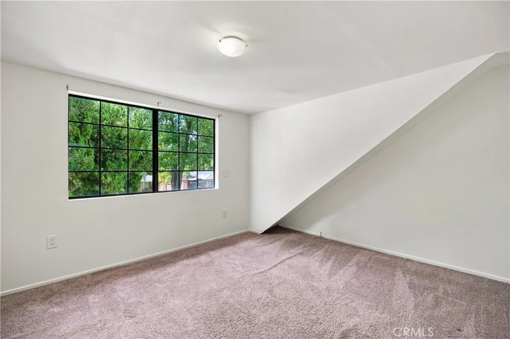 16451 Knapp St North Hills, CA 91343